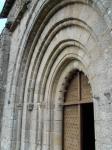 Vue des cinq arches de la porte d'entrée de l'Eglise St-Paul de Reilhac. Eglise romane de style limousin édifiée par les templiers.