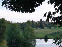 Vue de l'ancien lac communal le soir.