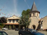 la mairie et l'église de Champniers